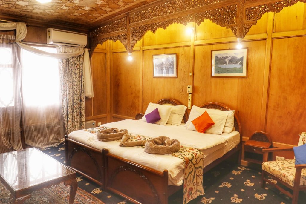Houseboat Dal Lake Prince of vale